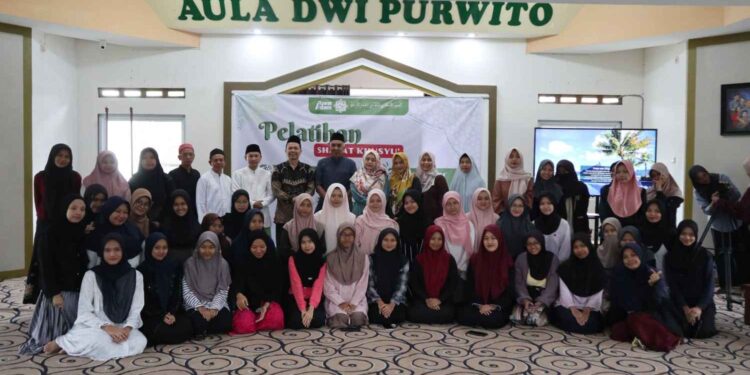 Maknai Sholat sebagai Liqa’ dengan Allah, 61 Peserta Ikuti Pelatihan Sholat Khusyuk Sesi Ketiga di Fathimah Al-Amin